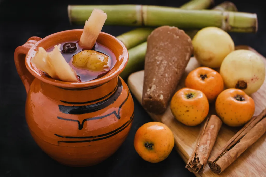 El ponche de frutas es tradicional en diciembre.