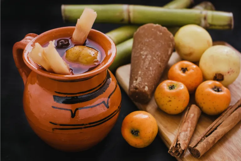 El ponche de frutas es tradicional en diciembre.