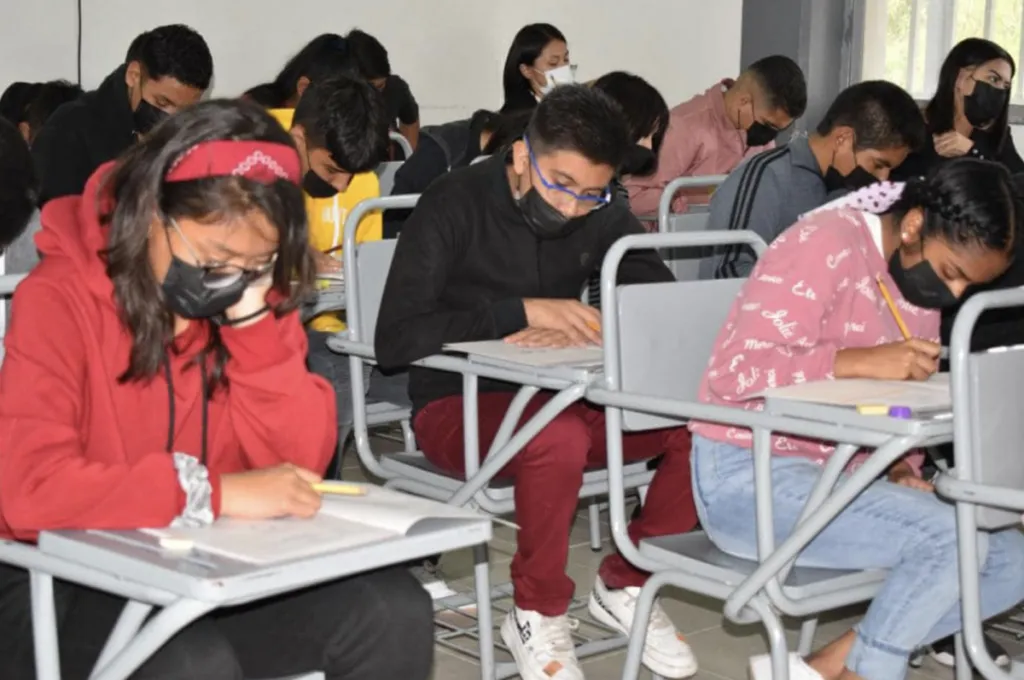 Inicio el proceso para ingresar al bachillerato en Guanajuato.