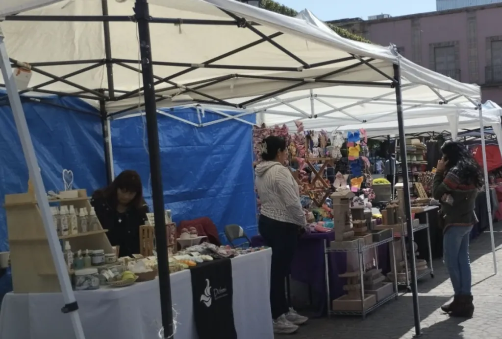 Mirada al Mercadito de las Mujeres Emprendedoras y el Arte.
