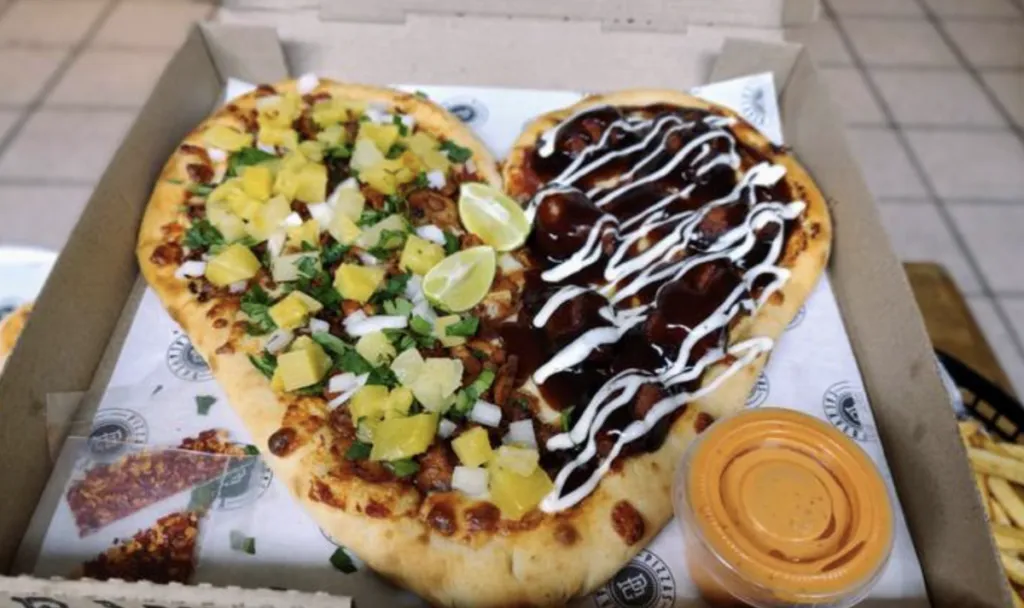 La famosa pizza corazón de Léon.