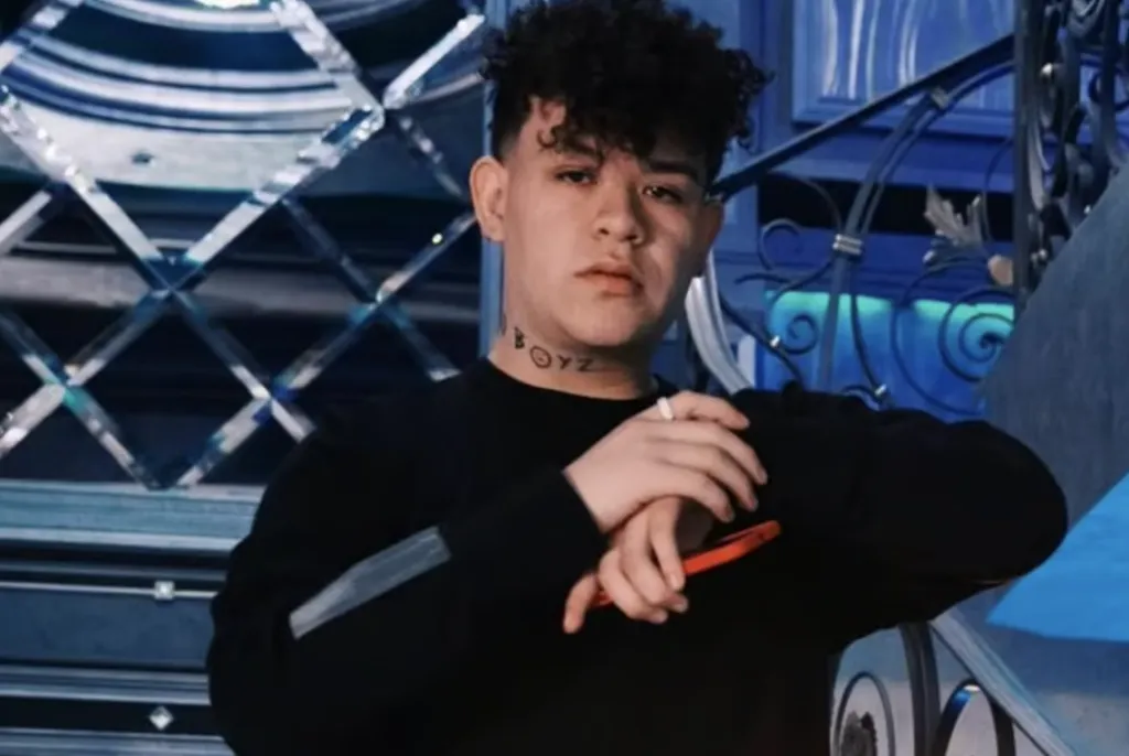 Junior H es considerado como uno de los artistas de la nueva generación de talento guanajuatense.