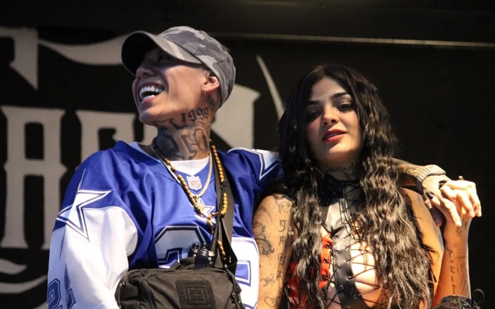 Santa Fe Klan y Karely Ruiz colaboran en nuevo video del rapero