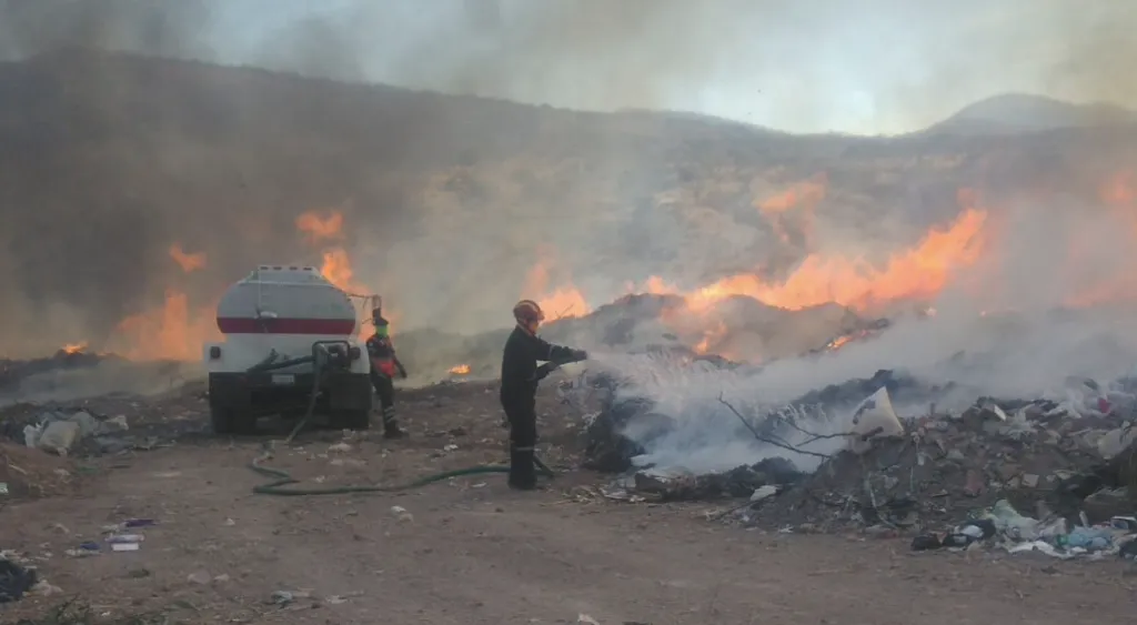 El incendio en el basurero de Guanajuato Capital necesitó de 11 días para ser controlado.