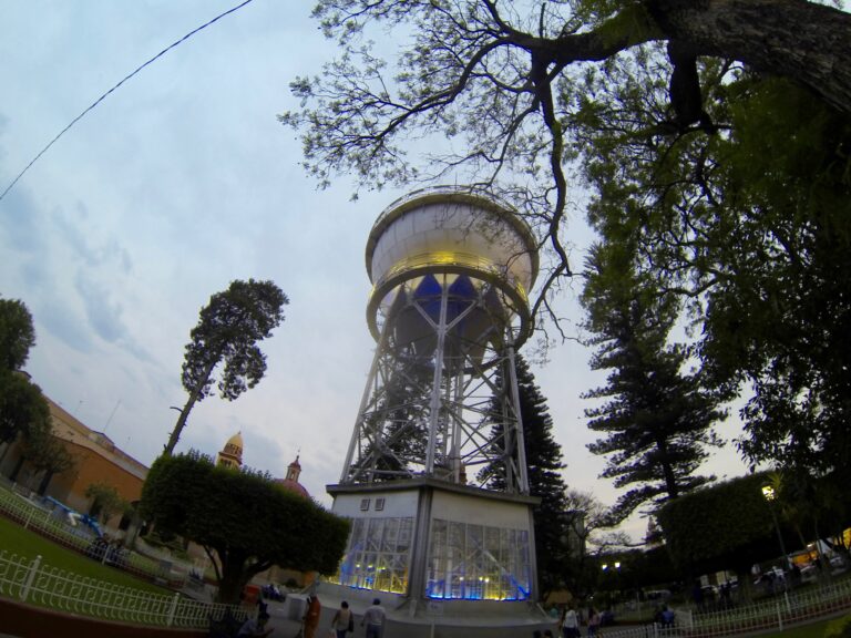 La gran Bola del Agua de Celaya