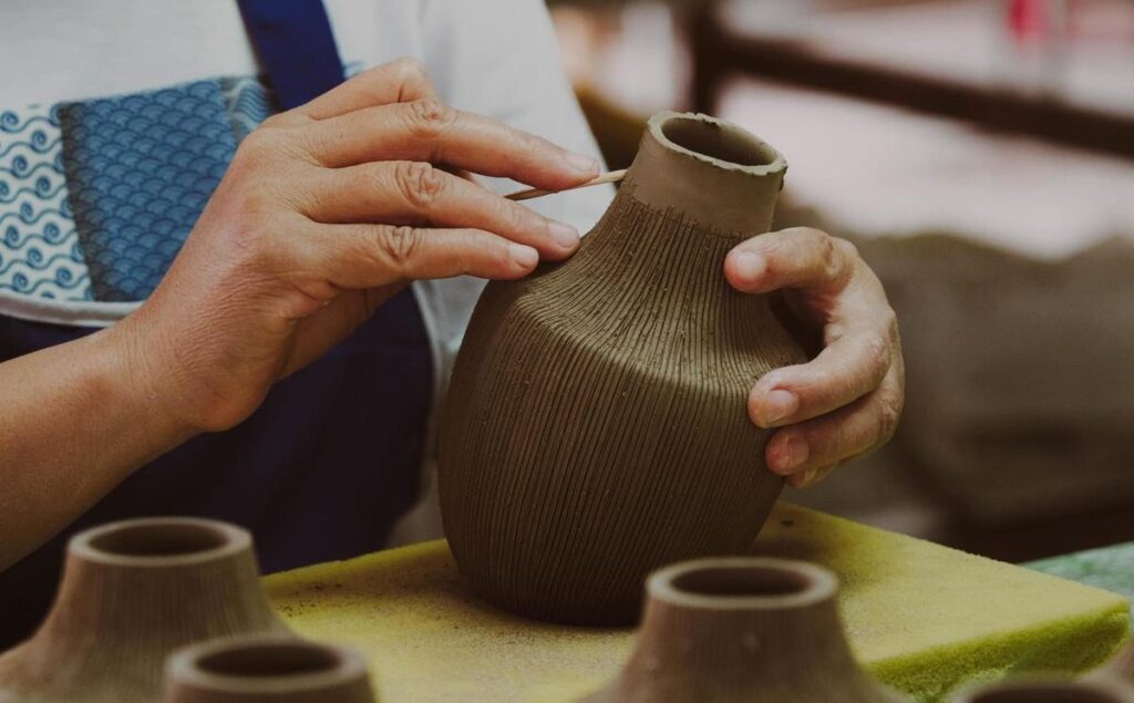 "Mujeres en la Tierra" tendrá capacitación para crear artesanías con cerámica