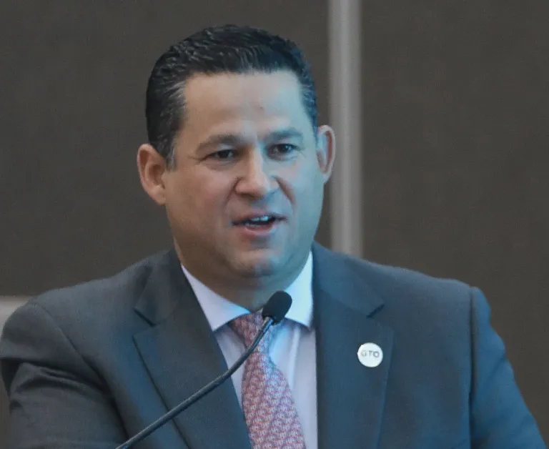 Diego Sinhue hizo un llamado a los alcaldes y alcaldesas para que busquen otro tipo de cantantes para sus eventos, y no aquellos con música belicosa.