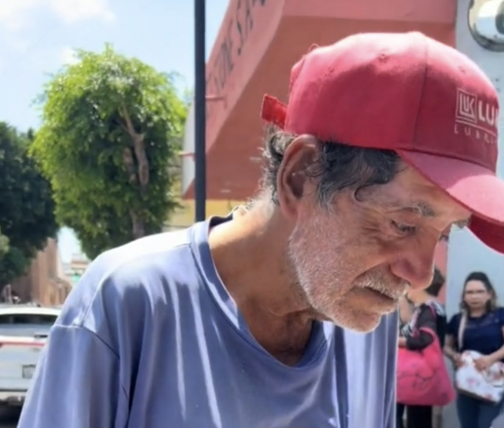 Gregorio Becerra es el nombre del vendedor de pan de la tercera edad al que le quitaron su forma de sustento.