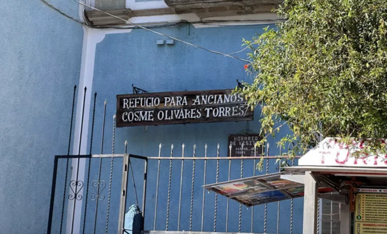 El asilo Cosme O Torres estaba ubicado en en Calle 5 de Mayo No. 37 en Guanajuato capital.