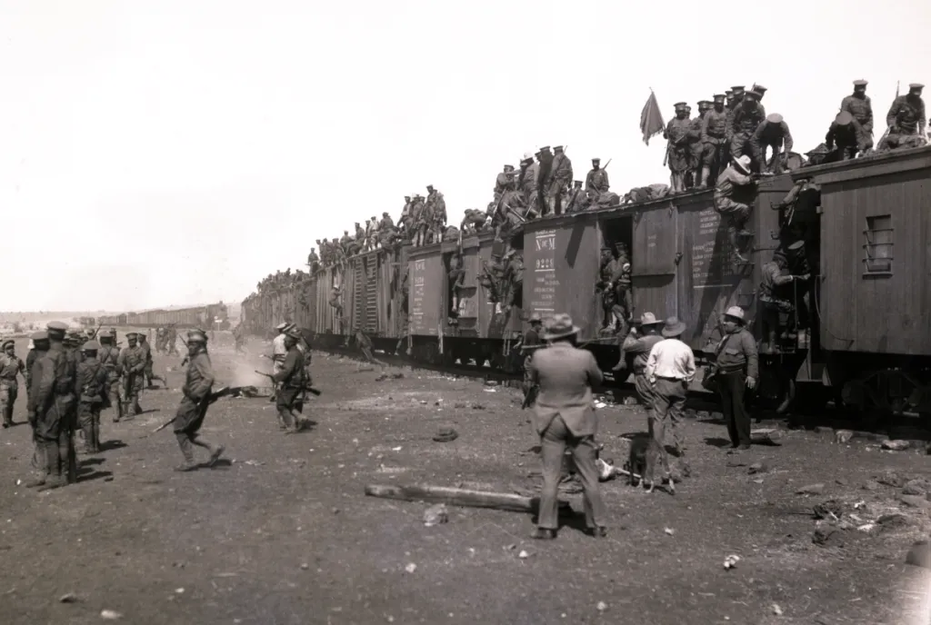 El ferrocarril fue importante durante la Revolución Mexicana, sobre todo en Guanajuato.