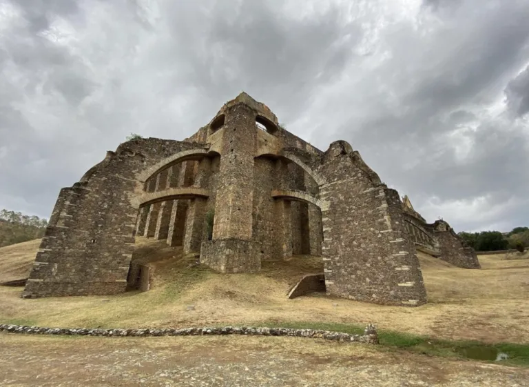 A la Mina de Guadalupe también se le conoce como el castillo guanajuatense o la Mina del Elefante.