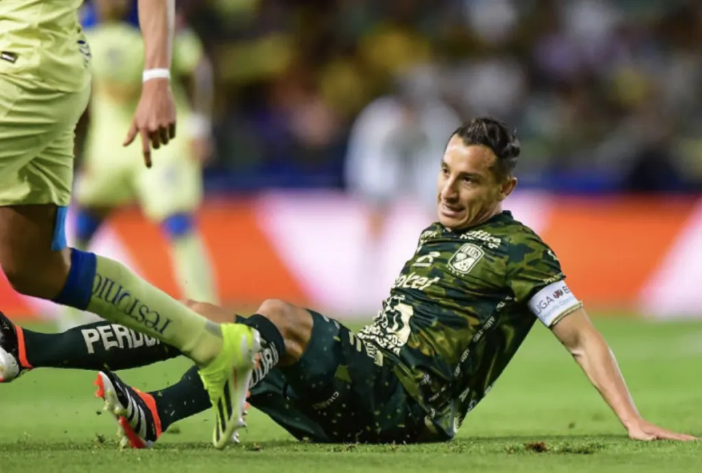 Andrés Guardado se lesionó en el partido que disputó frente al América.