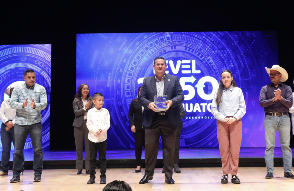 Al presentar el Plan Estatal de Desarrollo 2050, Diego Sinhue dijo: "Será un Guanajuato donde nos gustará vivir, será el que soñamos".