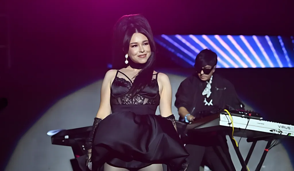 Belanova regresa a los escenarios y se generan críticas por su actuación