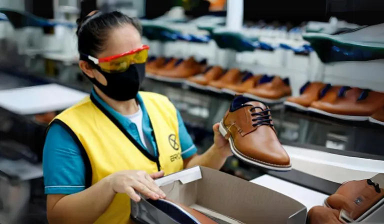 Buscan inclusión de género en la industria del calzado en Guanajuato