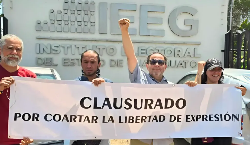 Periodistas "clausuran" el IEEG