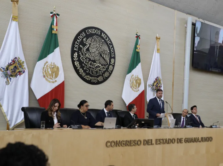 En Sesión Solemne del Congreso del Estado se llevó a cabo la Primera Entonación del Himno de Guanajuato.