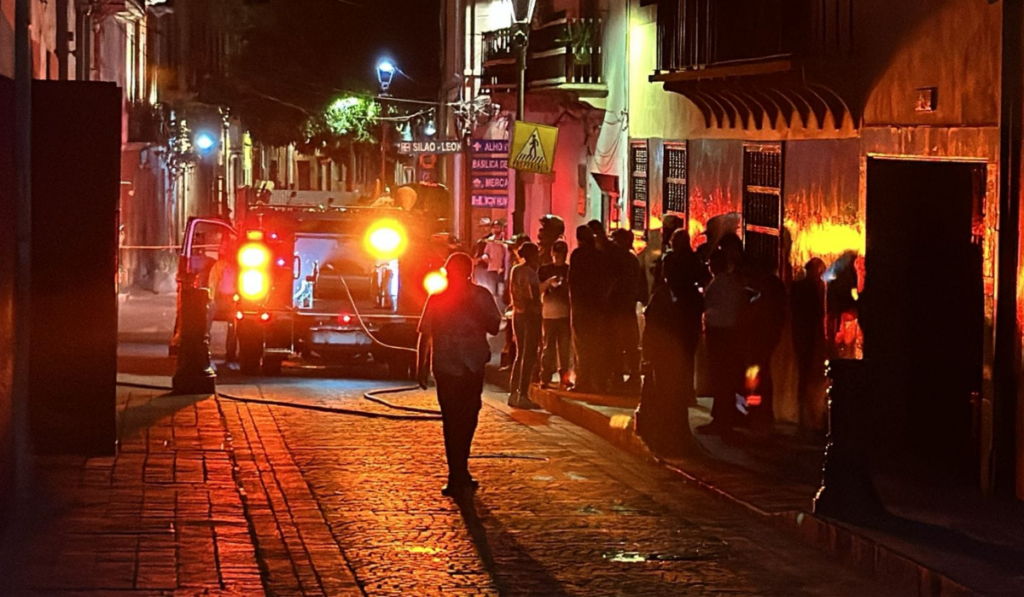Se incendia el Bar Grill de Guanajuato Capital 