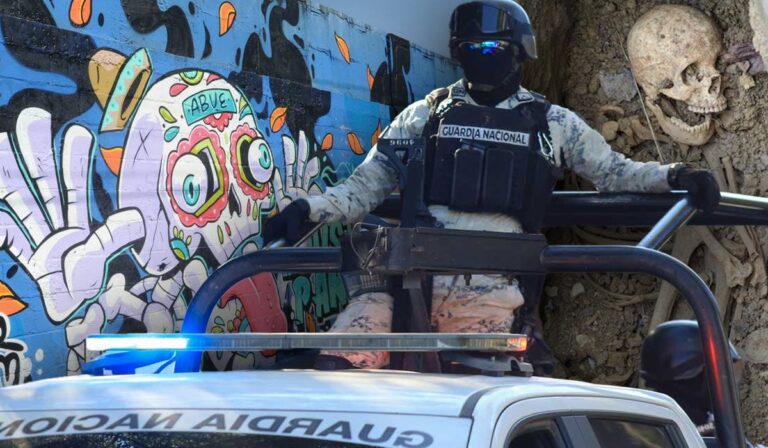 Joven es detenido tras ser sorprendido con los restos de su madre en una mochila