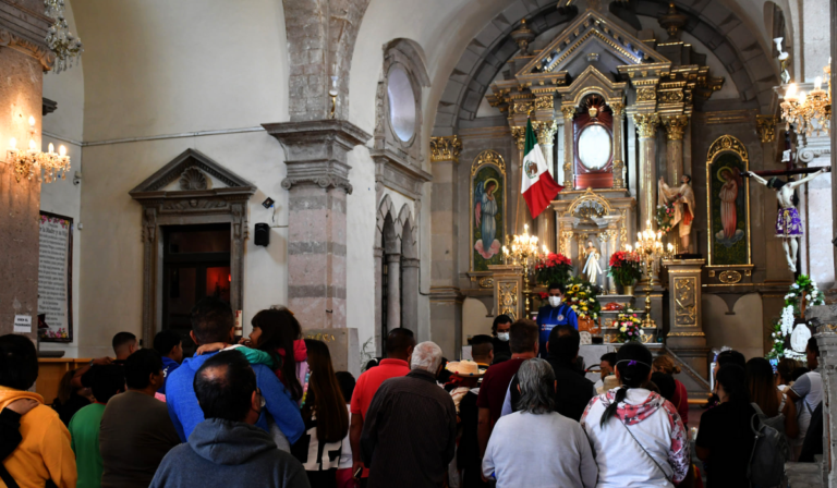Preparativos en Irapuato para la Fiesta por la Virgen de Guadalupe