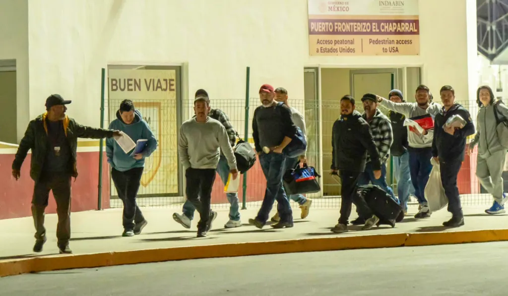 Migrantes guanajuatenses en California se preocupan ante la llegada de Trump