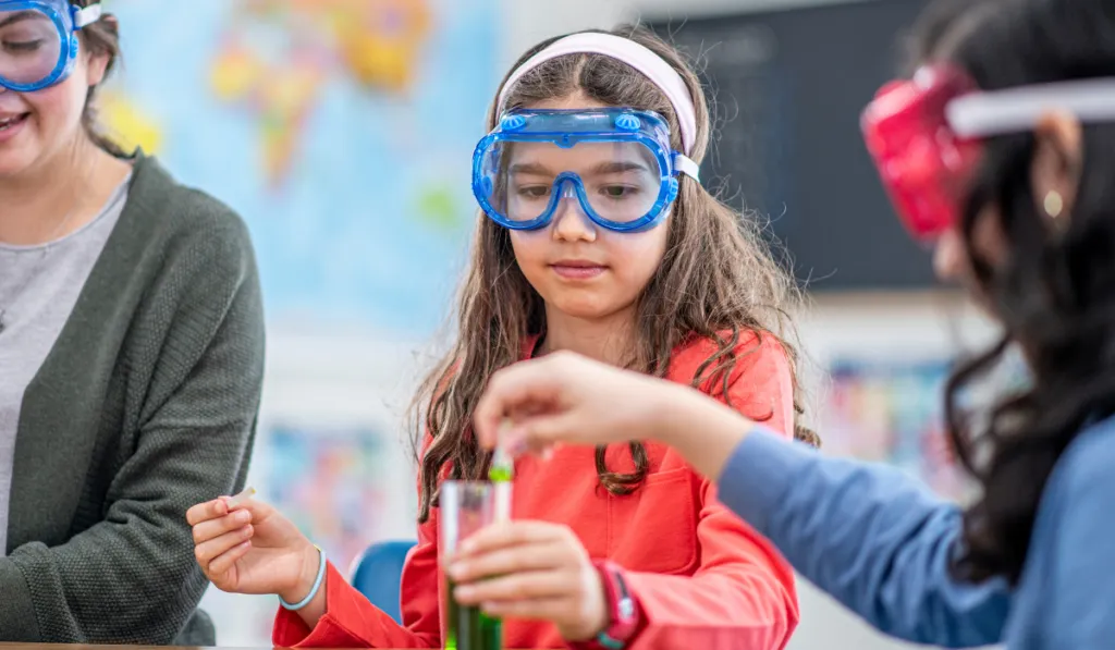 Encuentro de la Niña y la Mujer en la Ciencia en la UG en Irapuato