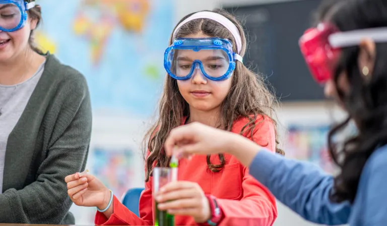 Encuentro de la Niña y la Mujer en la Ciencia en la UG en Irapuato