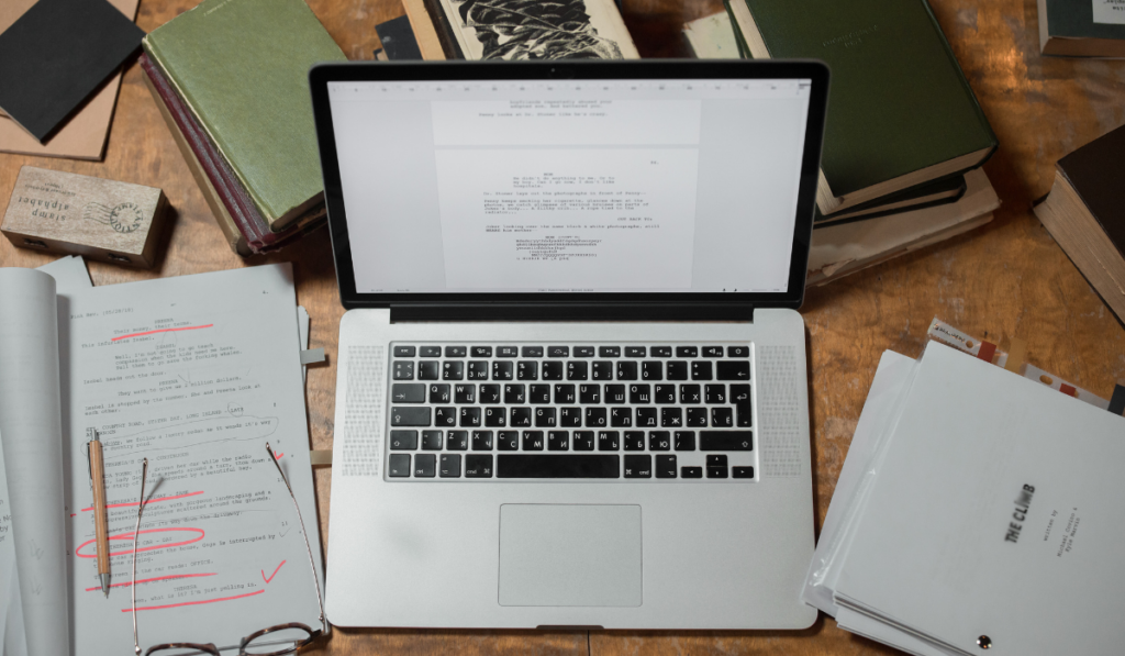 ¡Atención escritores! Querétaro lanza convocatorias literarias con premios increíbles