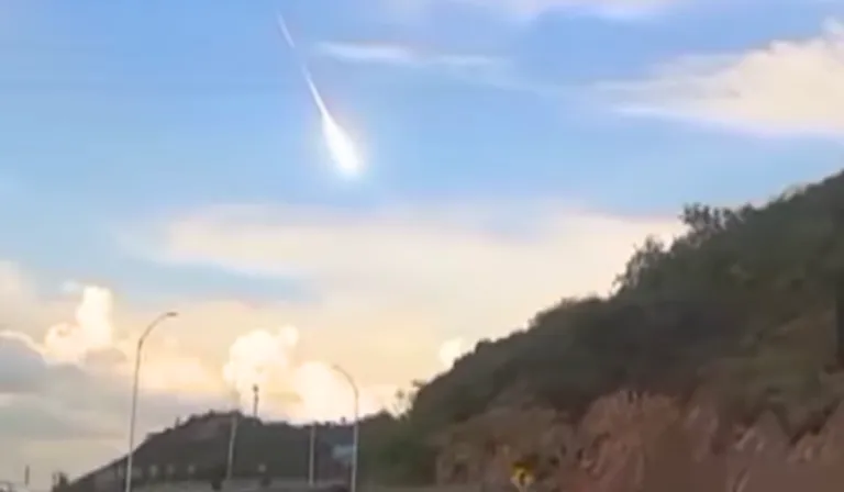 ¡Sorpresa celestial en San Luis Potosí! Un asteroide iluminó el cielo y causó un gran estruendo
