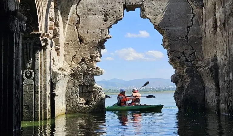 Descubre la Iglesia Hundida de Guanajuato en kayak una aventura entre historia y naturaleza