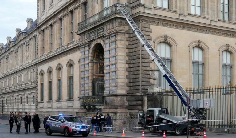 Cae parte de la banda detrás del espectacular robo de joyas del Louvre