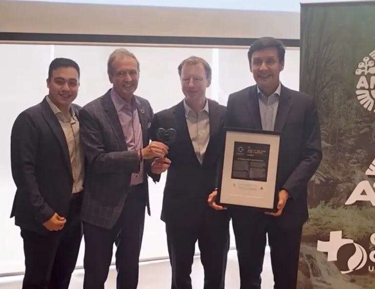 Grupo AJE celebró la entrega del Carbon Positive Award de Green Cross United Kingdom al proyecto AMAYU – Superfrutos que conservan bosques.