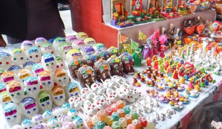 Inicia la Feria del Alfeñique León 2025: más color, tradición y artesanos mejor preparados