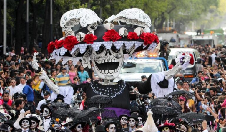 La Mega Procesión de las Catrinas 2025 llenará de color y tradición las calles de CDMX