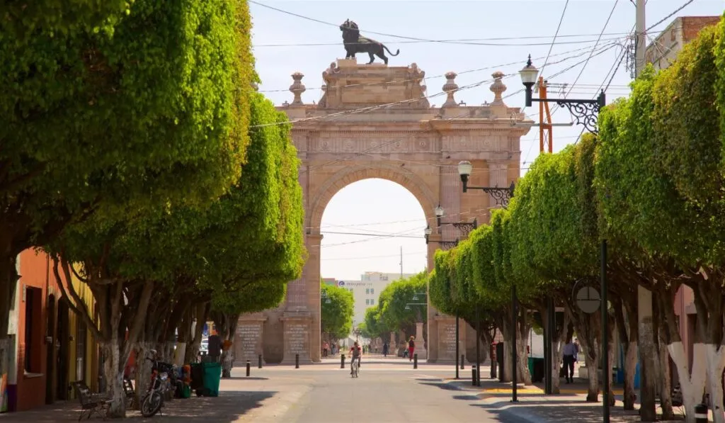 León ilumina su historia: Calle Madero estrenará nueva iluminación turística a fin de año