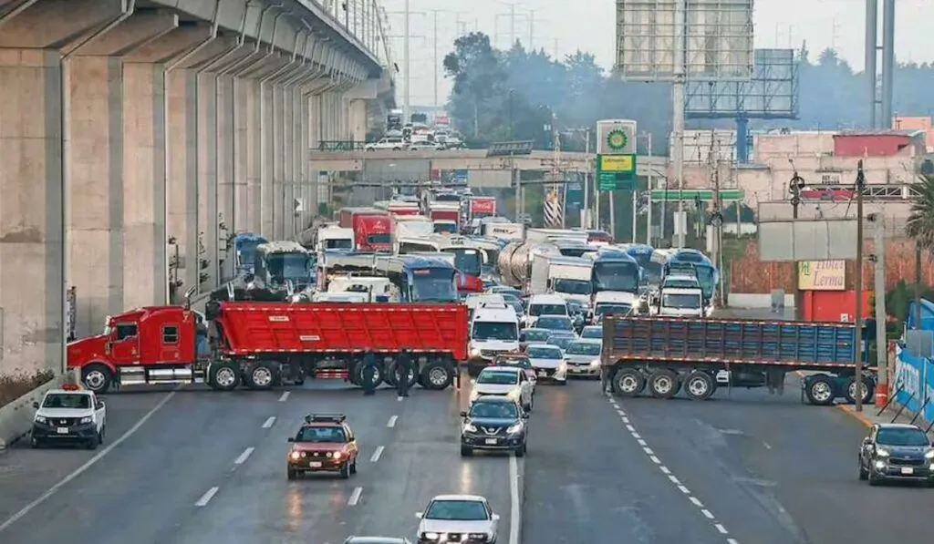 Agricultores mantienen bloqueos en Tamaulipas mientras esperan acuerdos del Gobierno