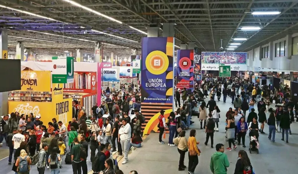 FIL Guadalajara 2025: Barcelona llega “con flores” y más de 3,000 actividades para todos