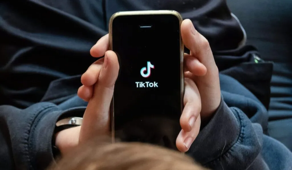 ¿No encuentras ese video en TikTok? Con este truco puedes buscarlo por fecha