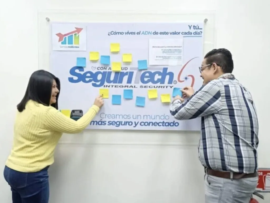 Colaboradores de Seguritech conviven en un espacio corporativo que fomenta cultura, liderazgo y bienestar laboral.