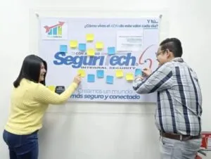 Colaboradores de Seguritech conviven en un espacio corporativo que fomenta cultura, liderazgo y bienestar laboral.