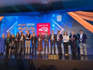 Elektra y Banco Azteca celebran su distinción como íconos del desarrollo en México
