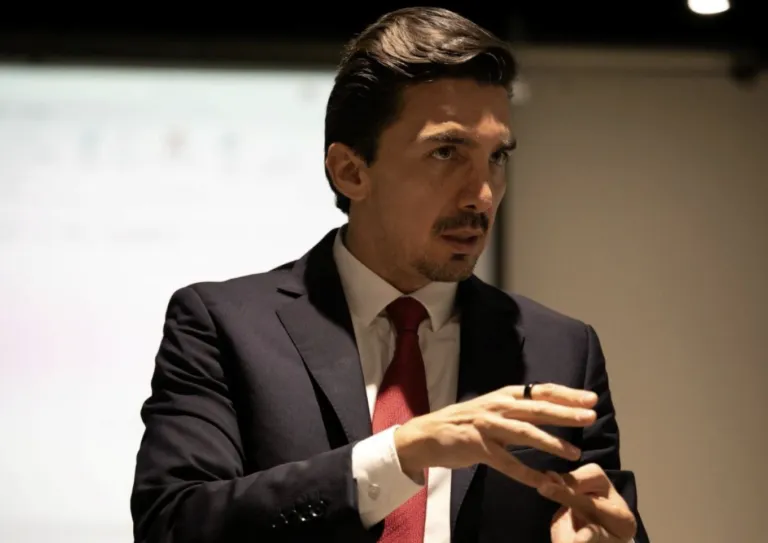 Alejandro Martínez Araiza reflexiona sobre bienestar laboral, tecnología y sindicalismo moderno.