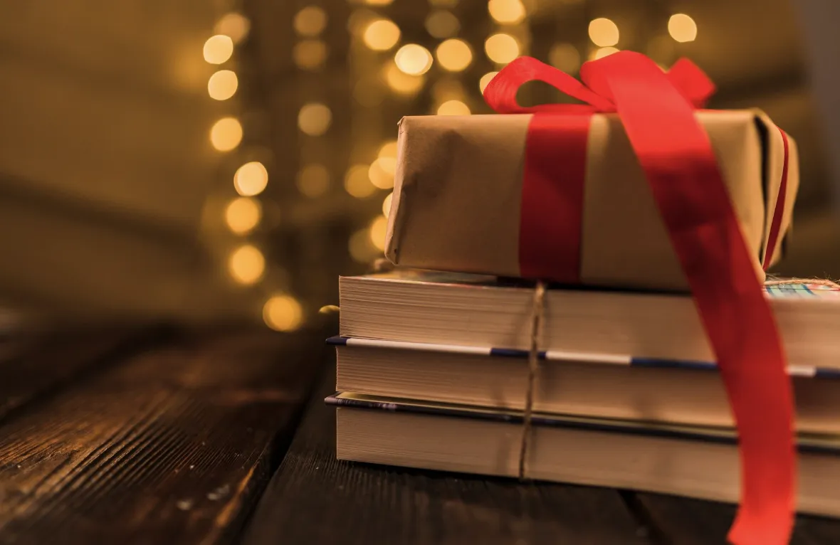 Carlos Raphael de la Madrid apoya el regalar libros.