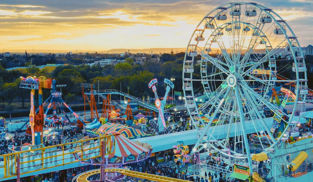 La Feria de León 2026 estrena transporte gratuito desde plazas comerciales