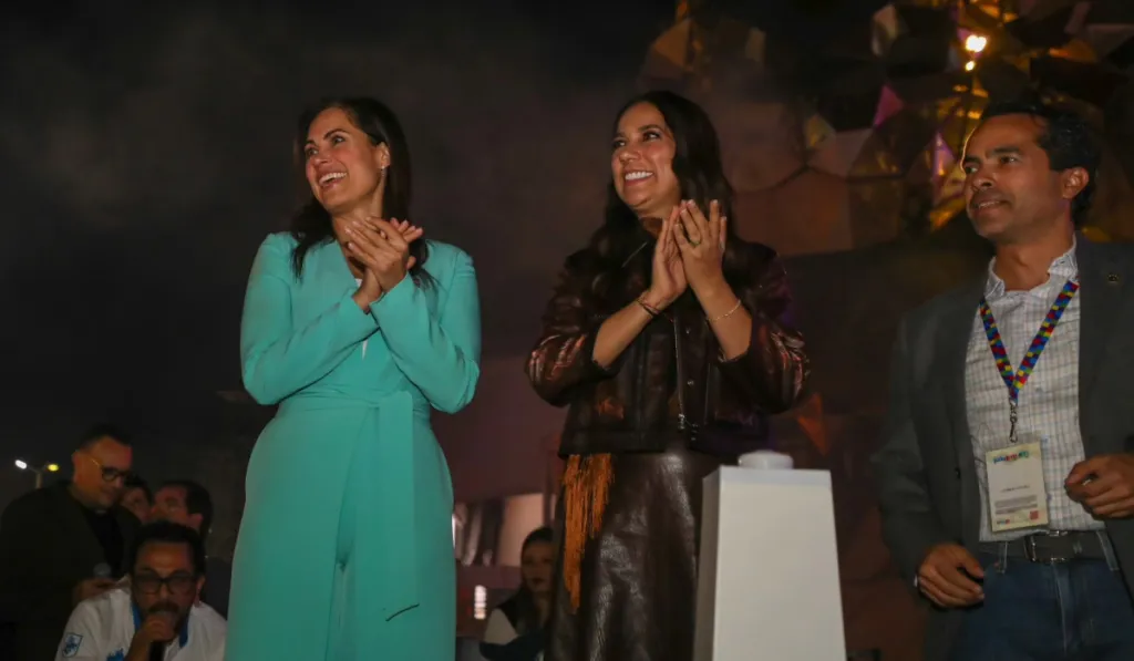 Solareón ilumina León: una escultura monumental celebra 450 años de historia