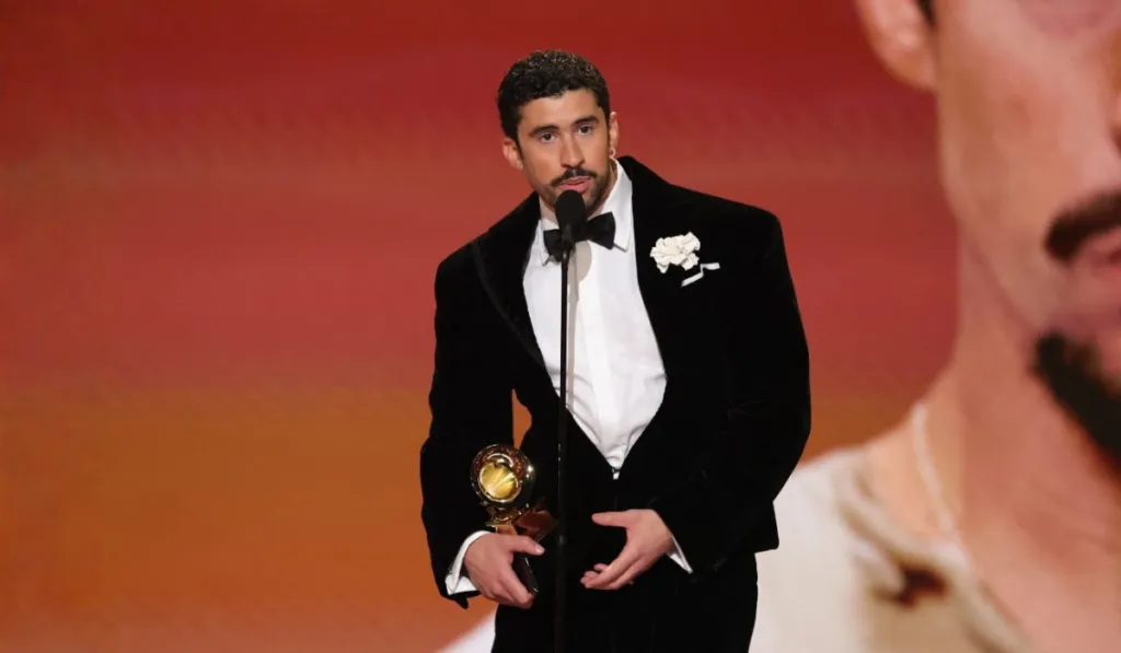 Bad Bunny y Billie Eilish alzan la voz en los Grammy con un contundente “¡Fuera ICE!”