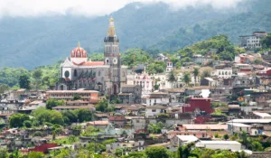 Cuetzalan: el pueblo entre neblina y cascadas que conquista a las parejas en México