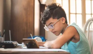 Guanajuato encabeza el uso de celular en niños: casi duplica la media nacional