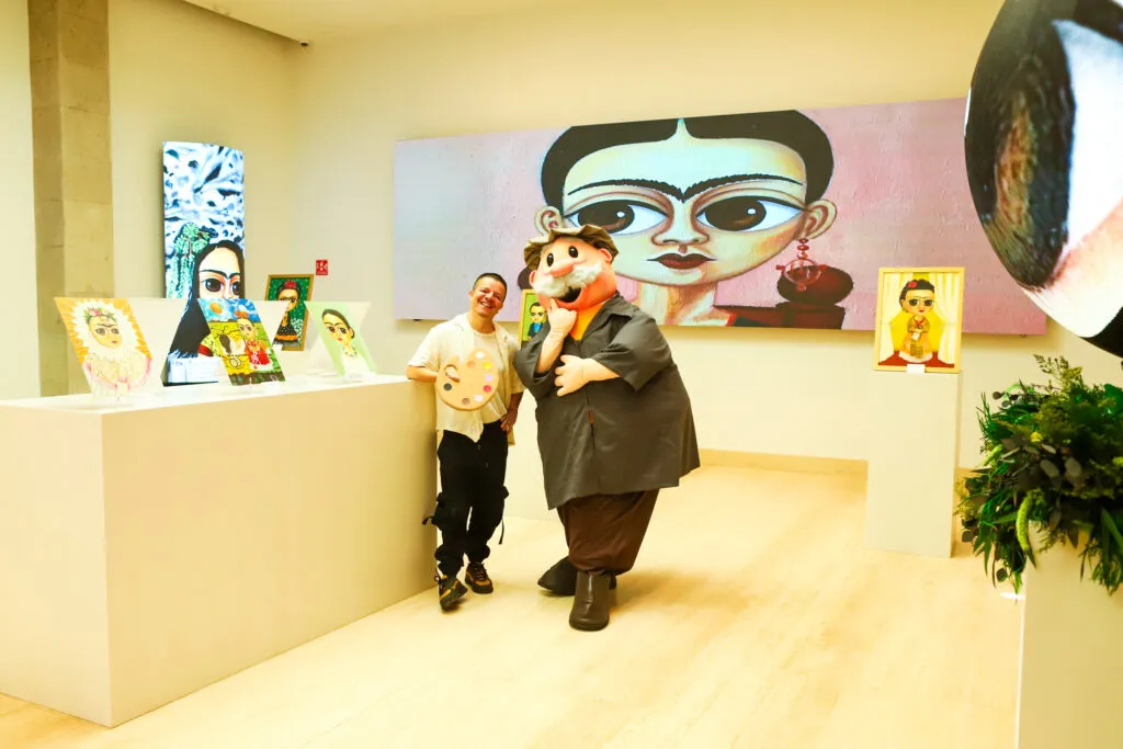 Erik Rivera, artista plástico, y el Dr. Simi.