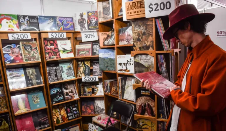 La Feria del Libro de Coyoacán 2026 reunirá a grandes autores: Irvine Welsh y Laura Restrepo encabezan el programa
